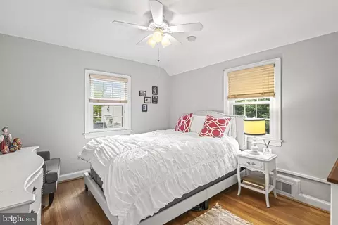 Bedroom - 306 Brewster Ct, Silver Spring, MD 20901 photo 4 of 6