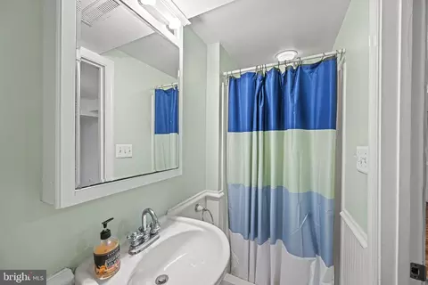 Bath - 306 Brewster Ct, Silver Spring, MD 20901 photo 3 of 3