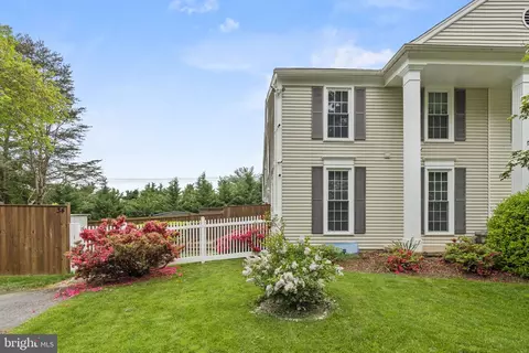 34 Native Dancer Ct, North Potomac, MD 20878 photo 3