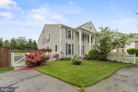 34 Native Dancer Ct, North Potomac, MD 20878