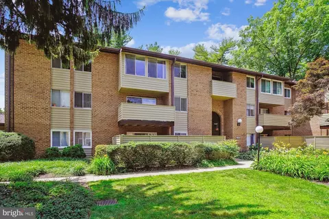 19323 Club House Rd #301, Montgomery Village, MD 20886
