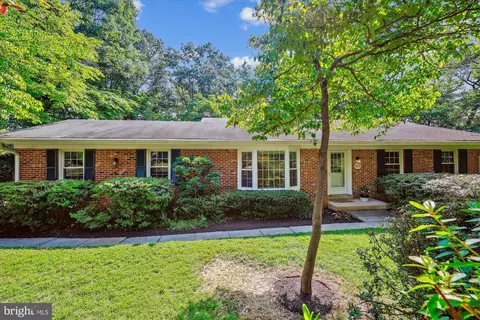 11805 Becket St, Potomac, MD 20854