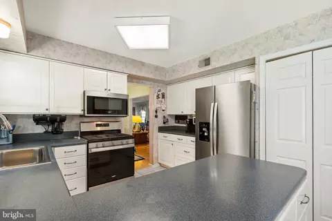 Kitchen - 11444 Oak Leaf Dr, Silver Spring, MD 20901 photo 2 of 4