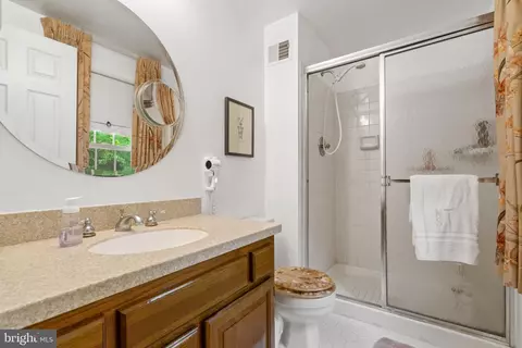 Bath - 11444 Oak Leaf Dr, Silver Spring, MD 20901 photo 2 of 3