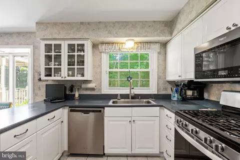 Kitchen - 11444 Oak Leaf Dr, Silver Spring, MD 20901 photo 1 of 4