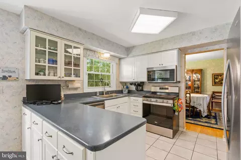 Kitchen - 11444 Oak Leaf Dr, Silver Spring, MD 20901 photo 4 of 4