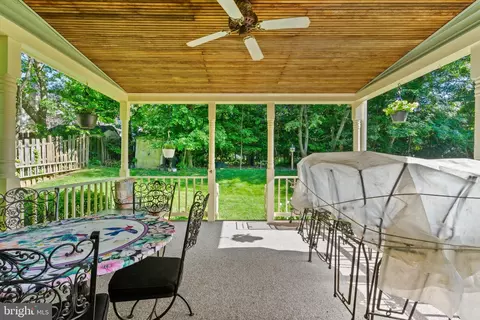 Exterior - 11444 Oak Leaf Dr, Silver Spring, MD 20901 photo 4 of 7