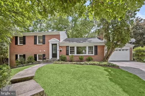 6218 Redwing Rd, Bethesda, MD 20817