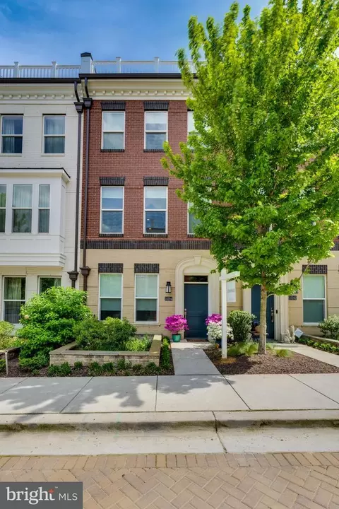 10294 Grosvenor, North Bethesda, MD 20852