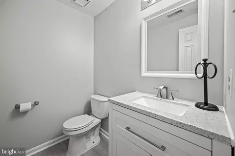 Bath - 1705 Nordic Hill Cir, Silver Spring, MD 20906 photo 2 of 4