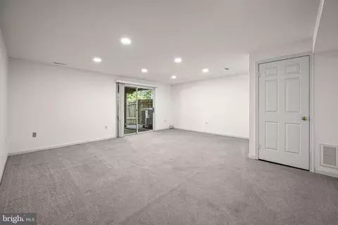 Living - 1705 Nordic Hill Cir, Silver Spring, MD 20906 photo 4 of 4