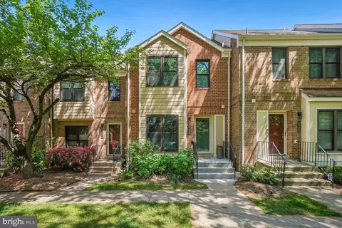 5125 King Charles Way #00, Bethesda, MD 20814