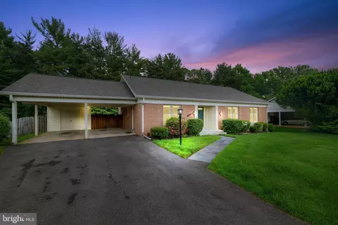 14901 Waterway Dr, Rockville, MD 20853