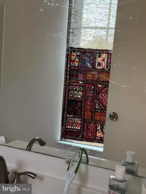 Bath - 17600 Longview Ln, Olney, MD 20832 photo 5 of 5