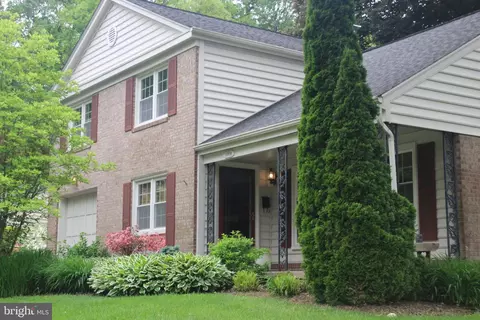 18908 Bluewillow Ln, Montgomery Village, MD 20886