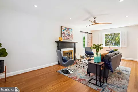 Living - 9406 Monroe St, Silver Spring, MD 20910 photo 3 of 5
