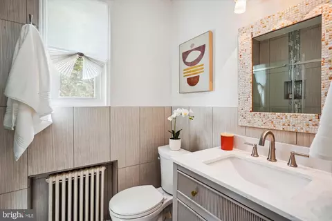 Bath - 9406 Monroe St, Silver Spring, MD 20910 photo 1 of 4