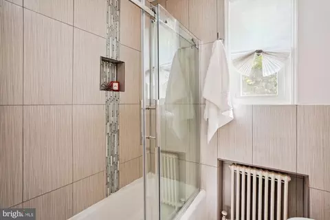 Bath - 9406 Monroe St, Silver Spring, MD 20910 photo 2 of 4