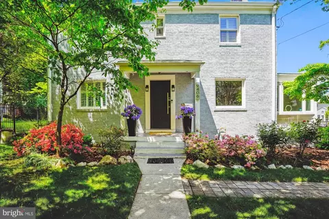 Exterior - 9406 Monroe St, Silver Spring, MD 20910 photo 2 of 9