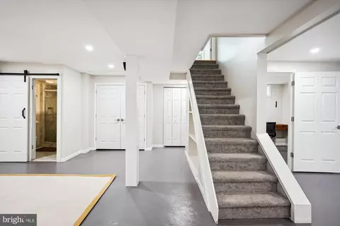 Entry Way - 9406 Monroe St, Silver Spring, MD 20910 photo 8 of 10