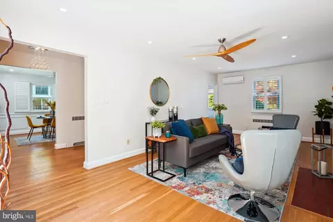 Living - 9406 Monroe St, Silver Spring, MD 20910 photo 2 of 5