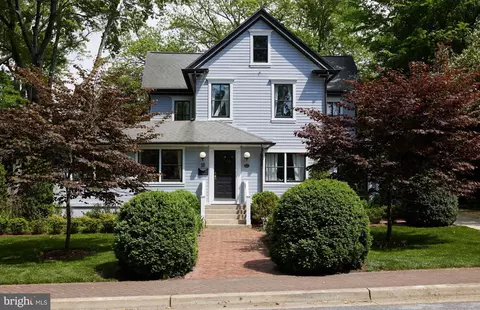 16 Thomas St, Rockville, MD 20850