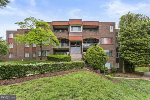 444 Girard St #104, Gaithersburg, MD 20877