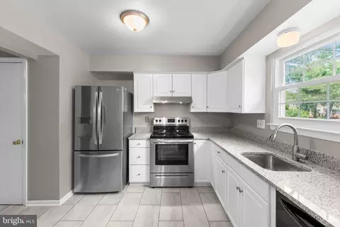 17605 Longview Ln, Olney, MD 20832 photo 5