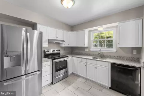 17605 Longview Ln, Olney, MD 20832 photo 6