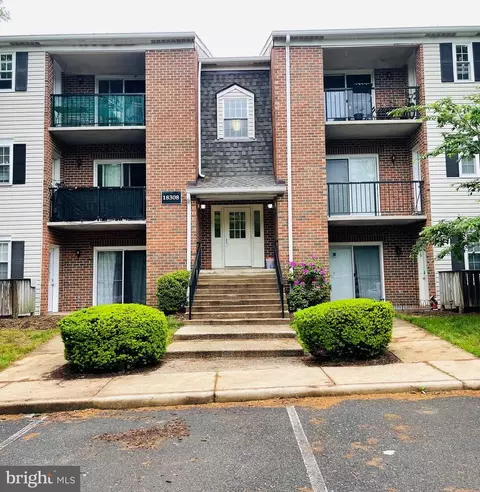 18308 Streamside Dr #104, Gaithersburg, MD 20879