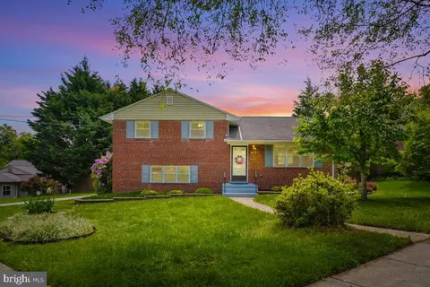 12117 Otis Dr, Rockville, MD 20852