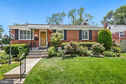11809 Timber Ln, Rockville, MD 20852