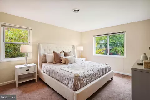 Bedroom - 2302 Eccleston St, Silver Spring, MD 20902 photo 2 of 4