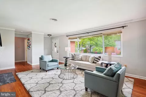 Living - 2302 Eccleston St, Silver Spring, MD 20902 photo 1 of 2