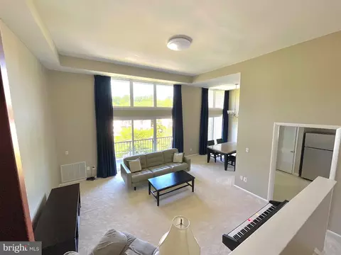 5574 Burnside Dr #7, Rockville, MD 20853