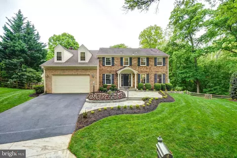 8 Trail House Ct, Rockville, MD 20850