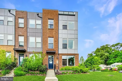 12005 Putnam Rd, Rockville, MD 20852