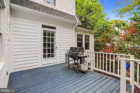 Exterior - 1408 Highland Dr, Silver Spring, MD 20910 photo 4 of 20