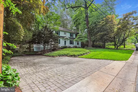 Exterior - 1408 Highland Dr, Silver Spring, MD 20910 photo 7 of 20