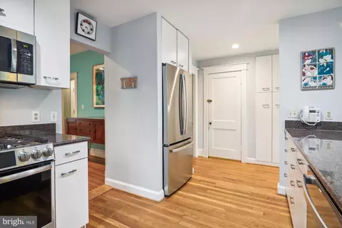 Entry Way - 1408 Highland Dr, Silver Spring, MD 20910 photo 3 of 6