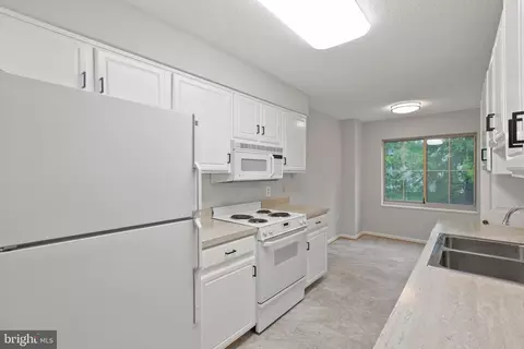 14805 Pennfield Cir #203, Silver Spring, MD 20906 photo 14