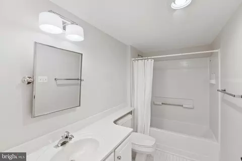 14805 Pennfield Cir #203, Silver Spring, MD 20906 photo 25