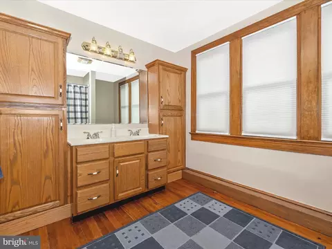 Bath - 11401 Mountain View Rd, Damascus, MD 20872 photo 5 of 7