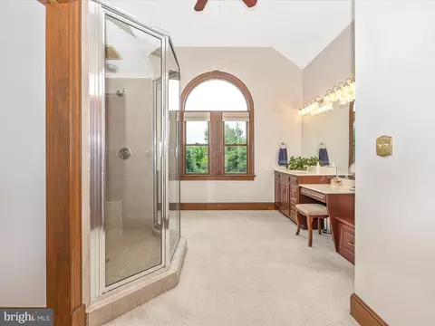Bath - 11401 Mountain View Rd, Damascus, MD 20872 photo 2 of 7