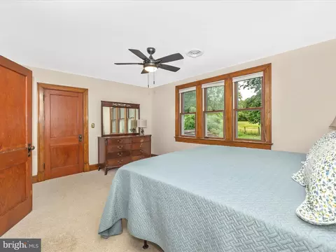 Bedroom - 11401 Mountain View Rd, Damascus, MD 20872 photo 8 of 12