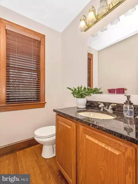 Bath - 11401 Mountain View Rd, Damascus, MD 20872 photo 1 of 7