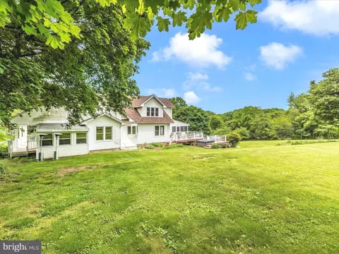 Exterior - 11401 Mountain View Rd, Damascus, MD 20872 photo 6 of 10