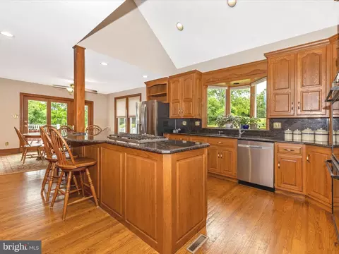 Kitchen - 11401 Mountain View Rd, Damascus, MD 20872 photo 2 of 4