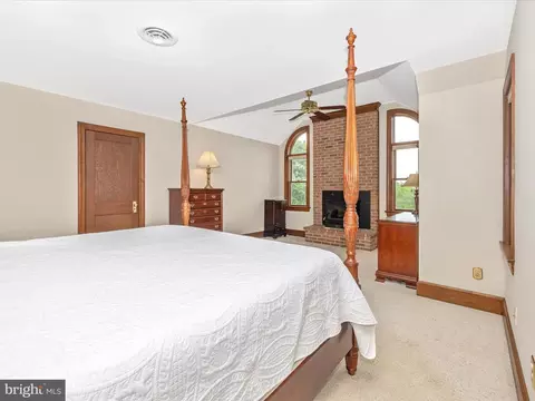 Bedroom - 11401 Mountain View Rd, Damascus, MD 20872 photo 4 of 12