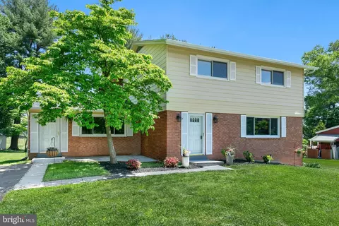 15713 Norman Dr, North Potomac, MD 20878